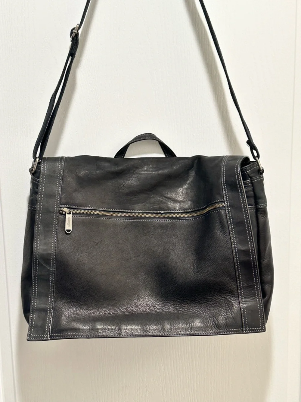 EBAGS Black Leather Laptop Messenger Bag with Adjustable Strap